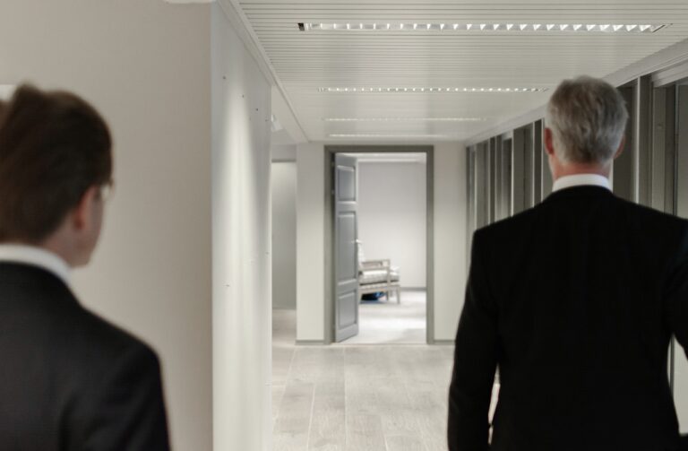 découvrez nos conseils essentiels pour réussir vos entretiens d'embauche. apprenez à vous préparer efficacement, à répondre aux questions courantes et à faire bonne impression grâce à nos astuces pratiques.