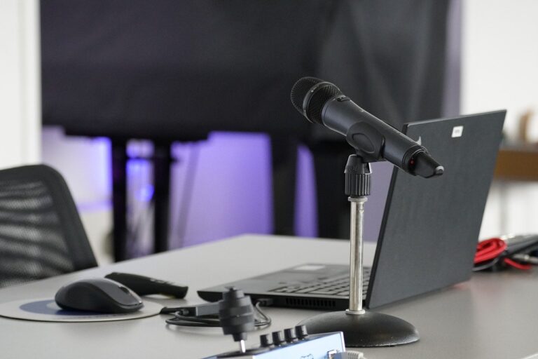 découvrez des conseils pratiques pour optimiser votre expérience de travail à distance. apprenez à gérer votre temps, améliorer votre productivité et maintenir un bon équilibre entre vie professionnelle et personnelle tout en travaillant depuis chez vous.