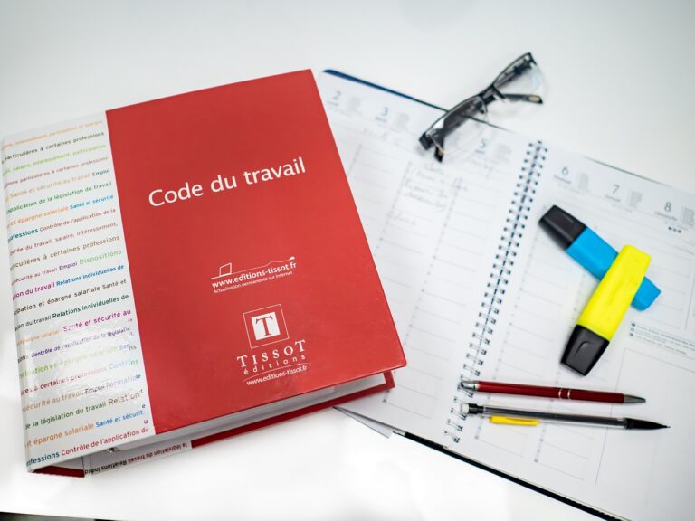 découvrez nos services de recrutement juridique spécialisés, vous aidant à trouver les meilleurs talents dans le domaine du droit. que vous soyez un cabinet d'avocats ou une entreprise cherchant à renforcer votre équipe légale, notre expertise vous accompagne pour répondre à vos besoins en matière de recrutement légal.