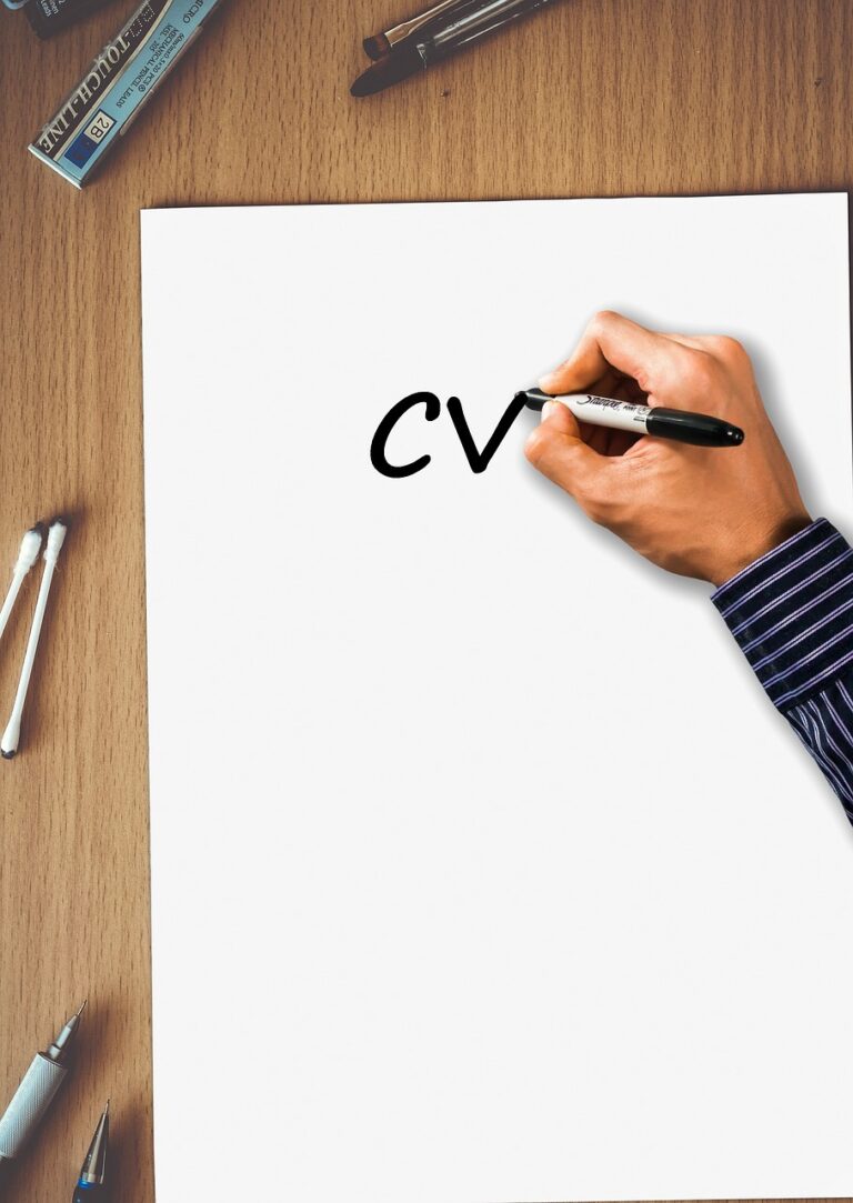 découvrez comment créer un cv basé sur les compétences qui met en avant vos atouts et vous aide à vous démarquer sur le marché du travail. apprenez à structurer votre expérience professionnelle et vos qualifications de manière efficace pour attirer l'attention des recruteurs.