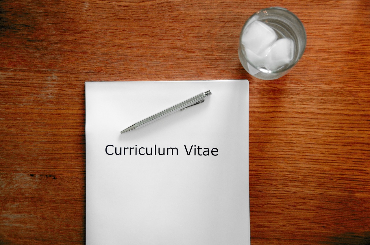 préparez-vous efficacement à votre entretien d'embauche avec nos conseils pratiques et techniques. découvrez comment répondre aux questions courantes, mettre en avant vos compétences et faire bonne impression. maximisez vos chances de succès grâce à notre guide complet sur la préparation d’entretien.