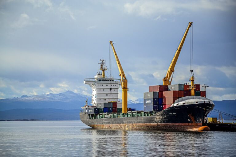 découvrez nos services de freight forwarding, une solution fiable et efficace pour la gestion de vos expéditions internationales. optimisez vos transports de marchandises grâce à notre expertise en logistique et entreprise de fret. simplifiez vos opérations commerciales avec des solutions personnalisées adaptées à vos besoins.