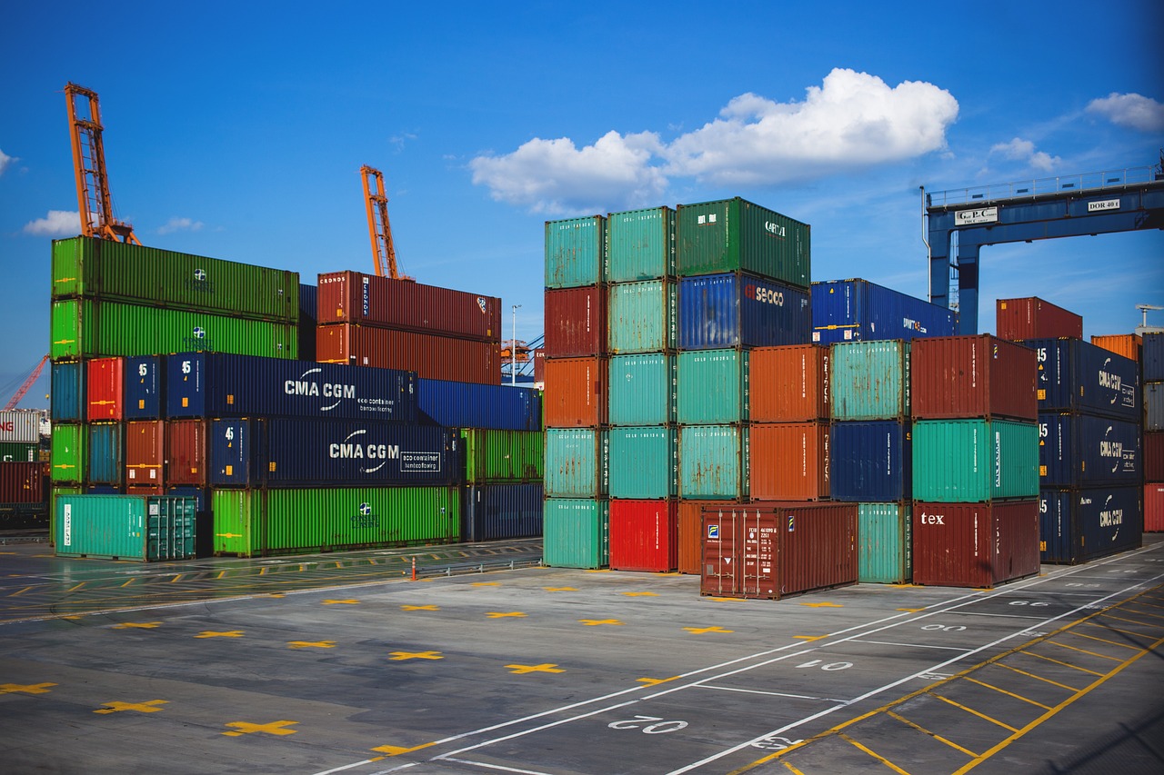 découvrez les services de freight forwarding pour optimiser vos envois internationaux. profitez d'un suivi personnalisé, d'une gestion efficace de la logistique et d'une expertise en transport maritime et aérien pour assurer la livraison rapide de vos marchandises, quel que soit votre secteur d'activité.