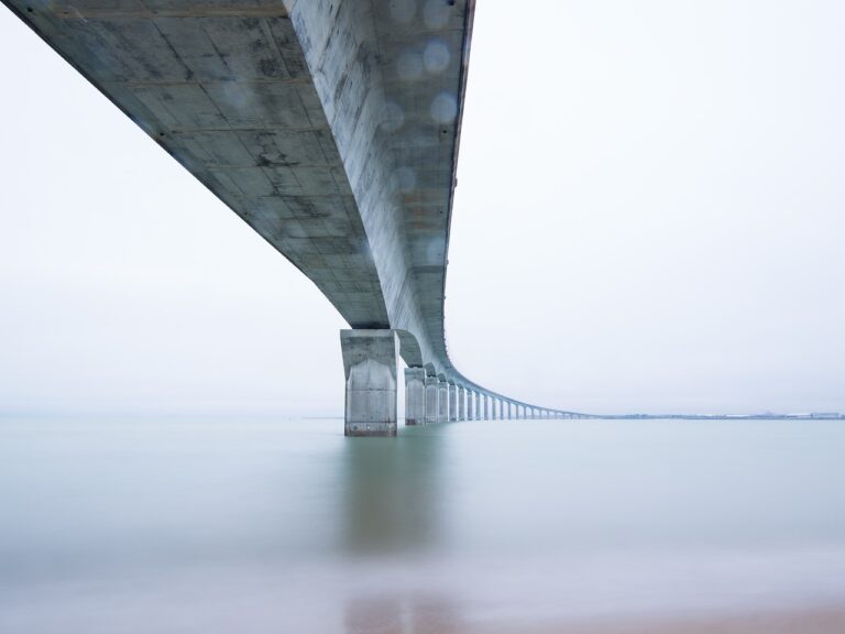 découvrez l'univers de l'ingénierie structurale, une discipline essentielle du génie civil qui allie science et art pour concevoir des structures sécurisées, durables et innovantes. explorez nos solutions d'ingénierie avancées pour bâtir l'avenir.