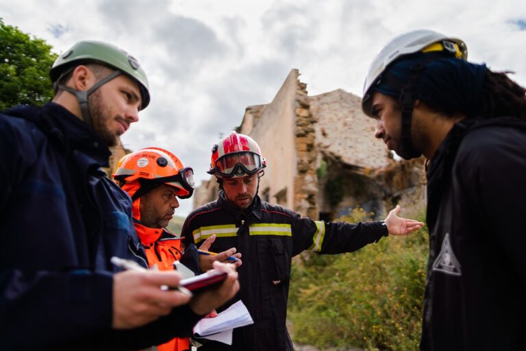 découvrez les services d'un ingénieur en structures, expert dans la conception et l'analyse des infrastructures. assurez la durabilité et la sécurité de vos projets grâce à des solutions innovantes et personnalisées.