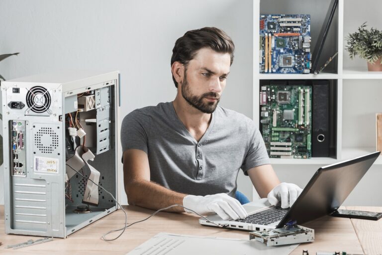 découvrez le rôle essentiel d'un technicien en ingénierie, expert en conception, fabrication et maintenance de systèmes techniques. apprenez comment ces professionnels contribuent à l'innovation et à l'optimisation des processus dans divers secteurs.