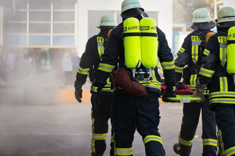 découvrez le rôle essentiel du risk manager dans la gestion des risques d'entreprise. apprenez comment ces professionnels identifient, évaluent et atténuent les menaces potentielles pour garantir la sécurité et la pérennité des organisations.
