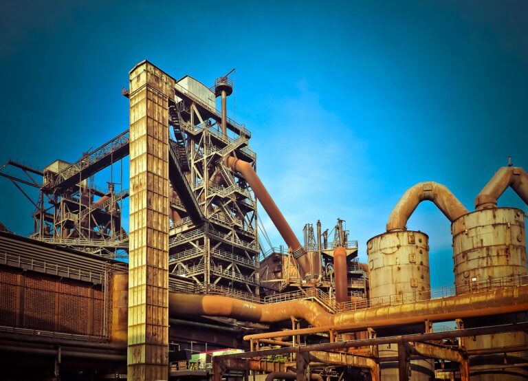découvrez le rôle essentiel du technicien en production industrielle, un professionnel clé dans l'optimisation des processus de fabrication, la maintenance des équipements et l'assurance qualité dans le secteur industriel. apprenez comment cette carrière dynamique contribue à l'efficacité et à l'innovation dans l'industrie.