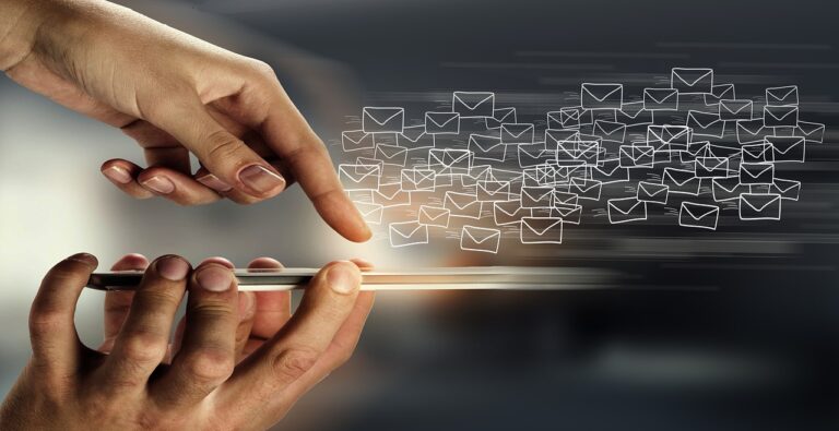 gérez efficacement vos absences par email grâce à notre guide complet. découvrez des modèles d'emails personnalisables pour prévenir vos collègues ou clients, tout en maintenant une communication professionnelle. ne laissez pas l'absence perturber votre réseau!