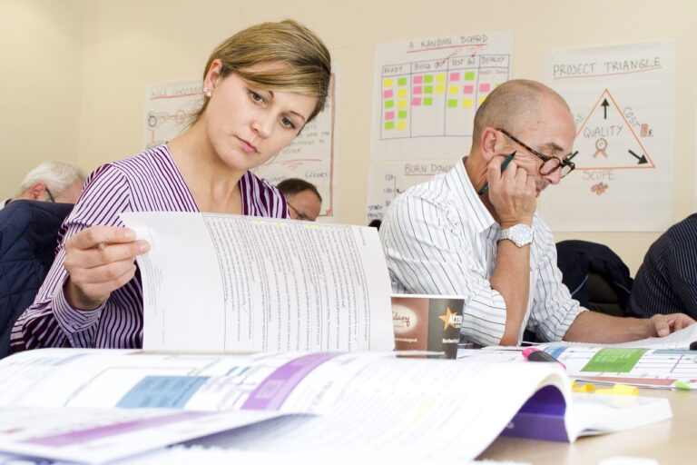 découvrez l'art de la gestion de projet : méthodes, outils et meilleures pratiques pour planifier, exécuter et suivre vos projets avec succès. maîtrisez l'organisation, la communication et les ressources nécessaires pour atteindre vos objectifs efficacement.