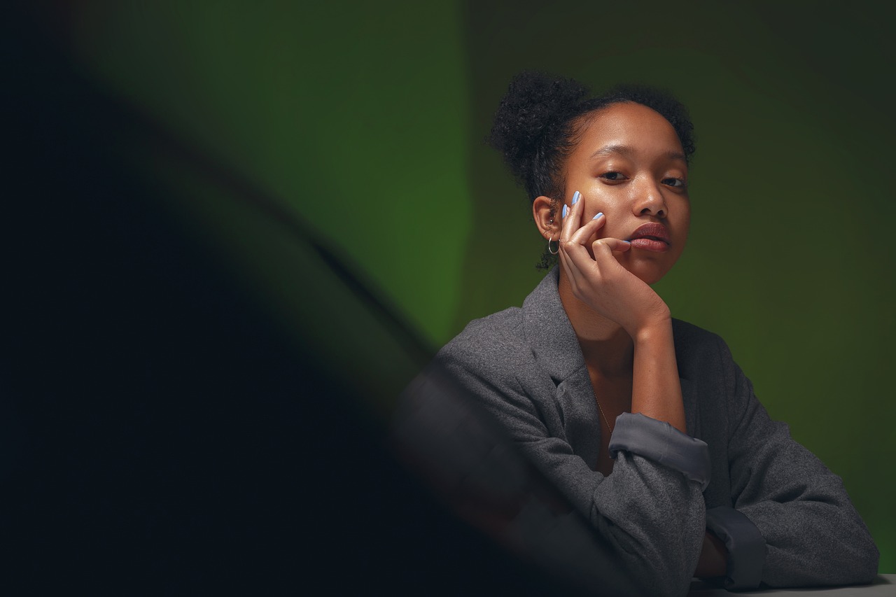 découvrez le rôle essentiel d'un manager de construction, supervisant la planification, l'exécution et la gestion des projets de construction pour garantir leur succès et respecter les délais tout en maîtrisant les coûts. apprenez-en plus sur les compétences clés et les défis associés à cette profession dynamique.